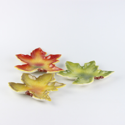 ceramic leaf dish, P1811161